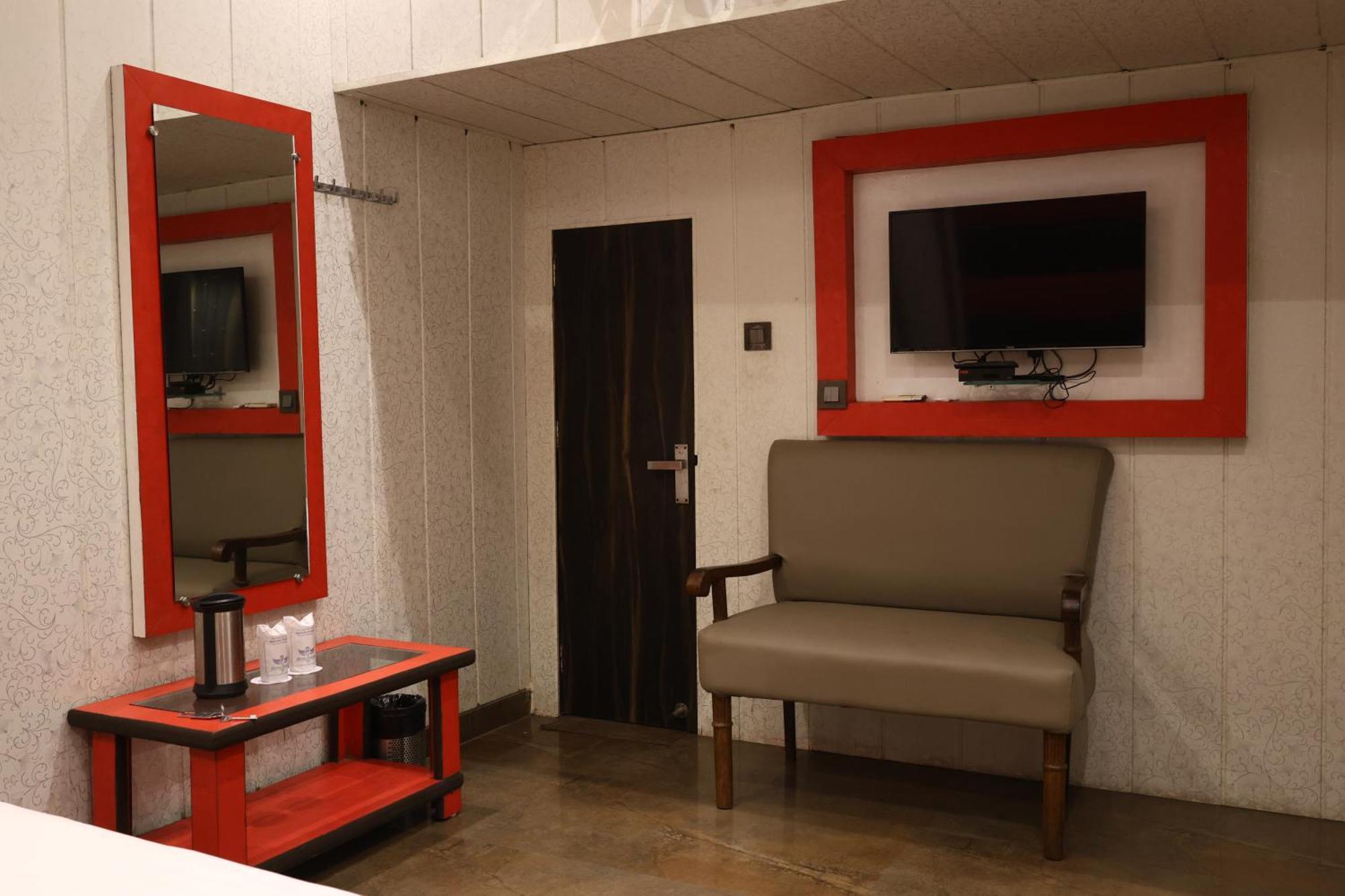 Hotel Pardesi Haridwar Ngoại thất bức ảnh
