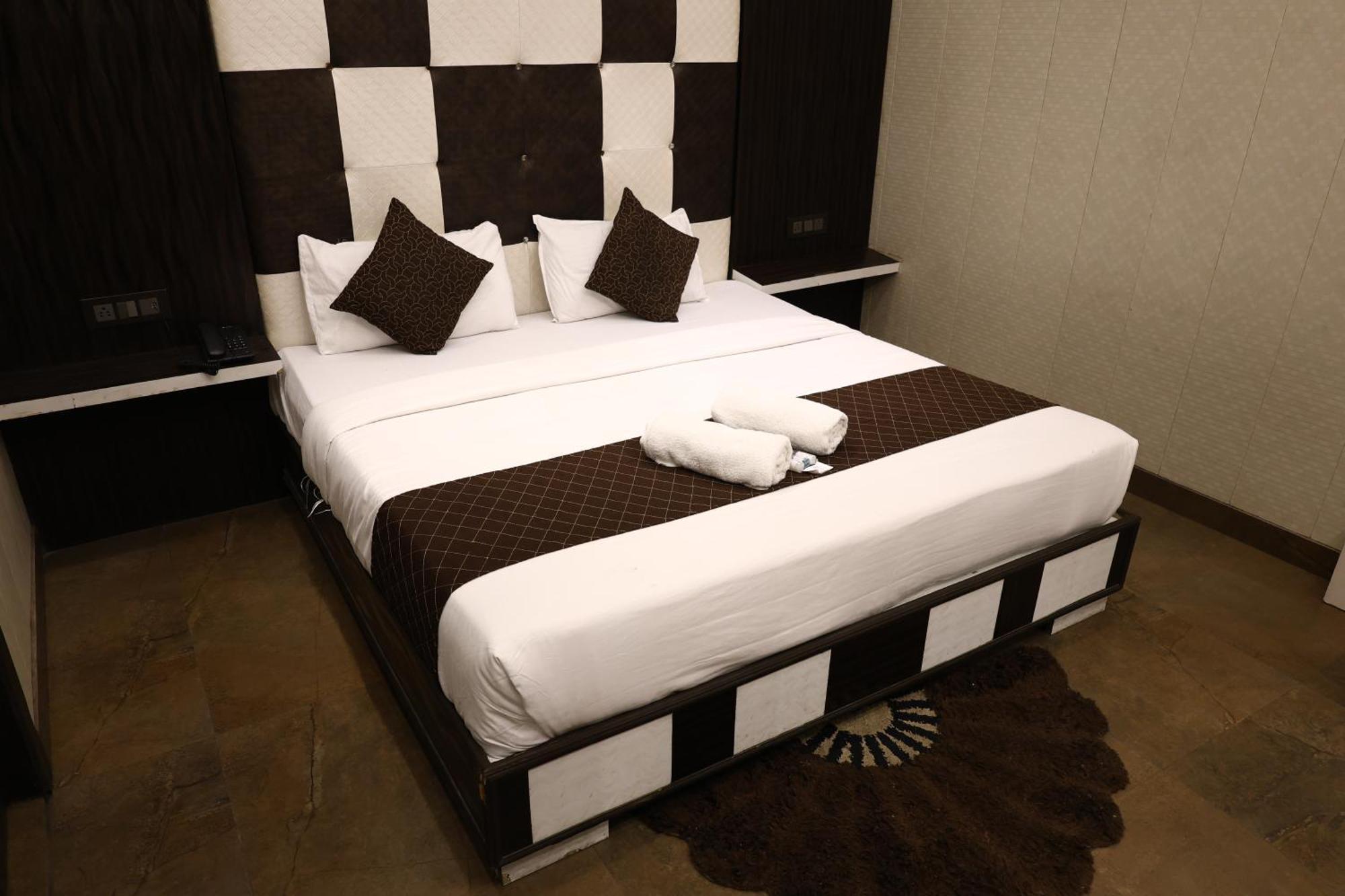 Hotel Pardesi Haridwar Ngoại thất bức ảnh