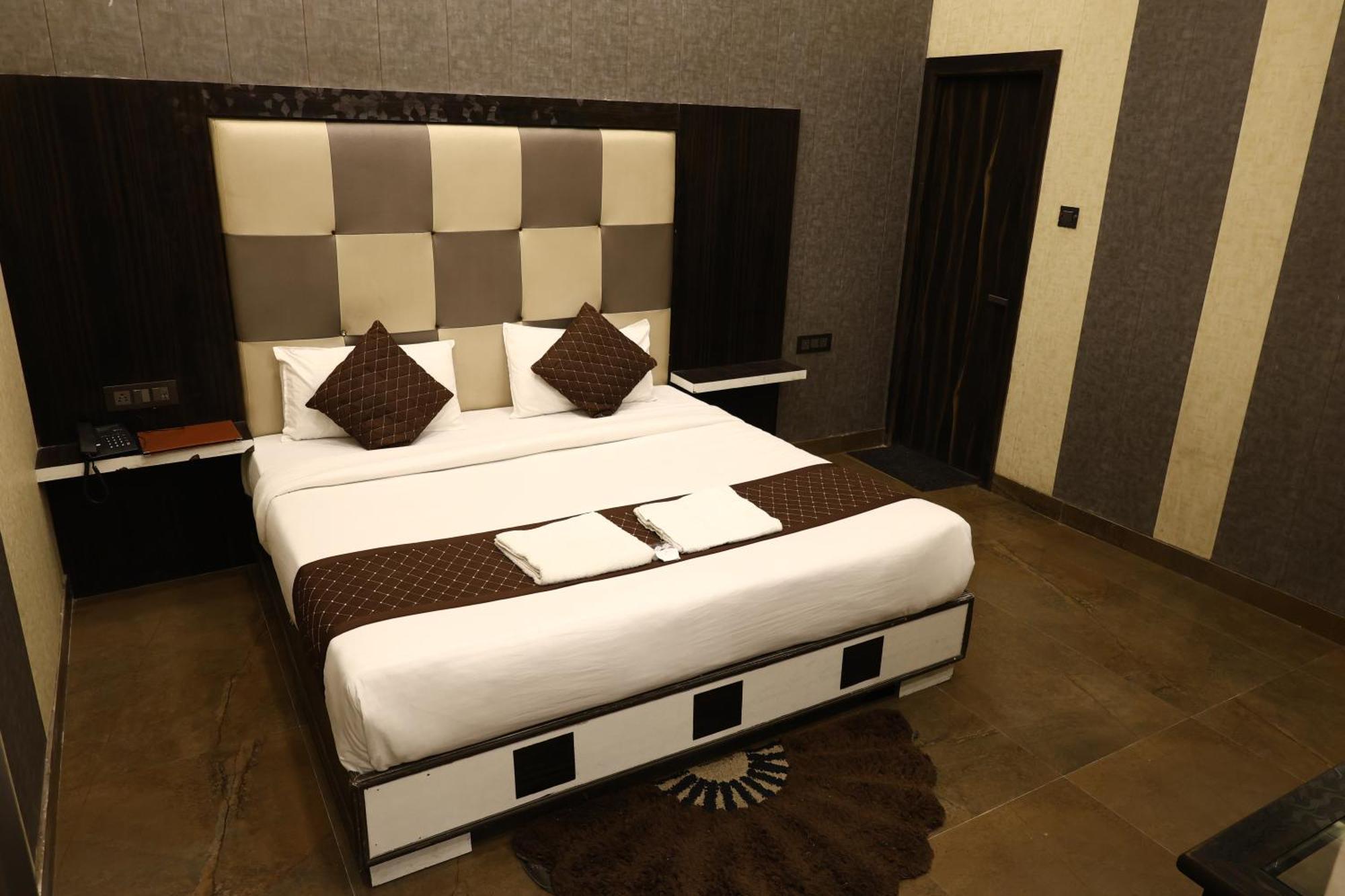 Hotel Pardesi Haridwar Ngoại thất bức ảnh