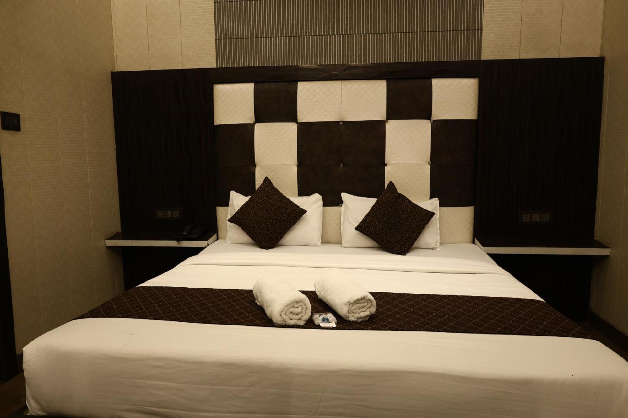 Hotel Pardesi Haridwar Ngoại thất bức ảnh