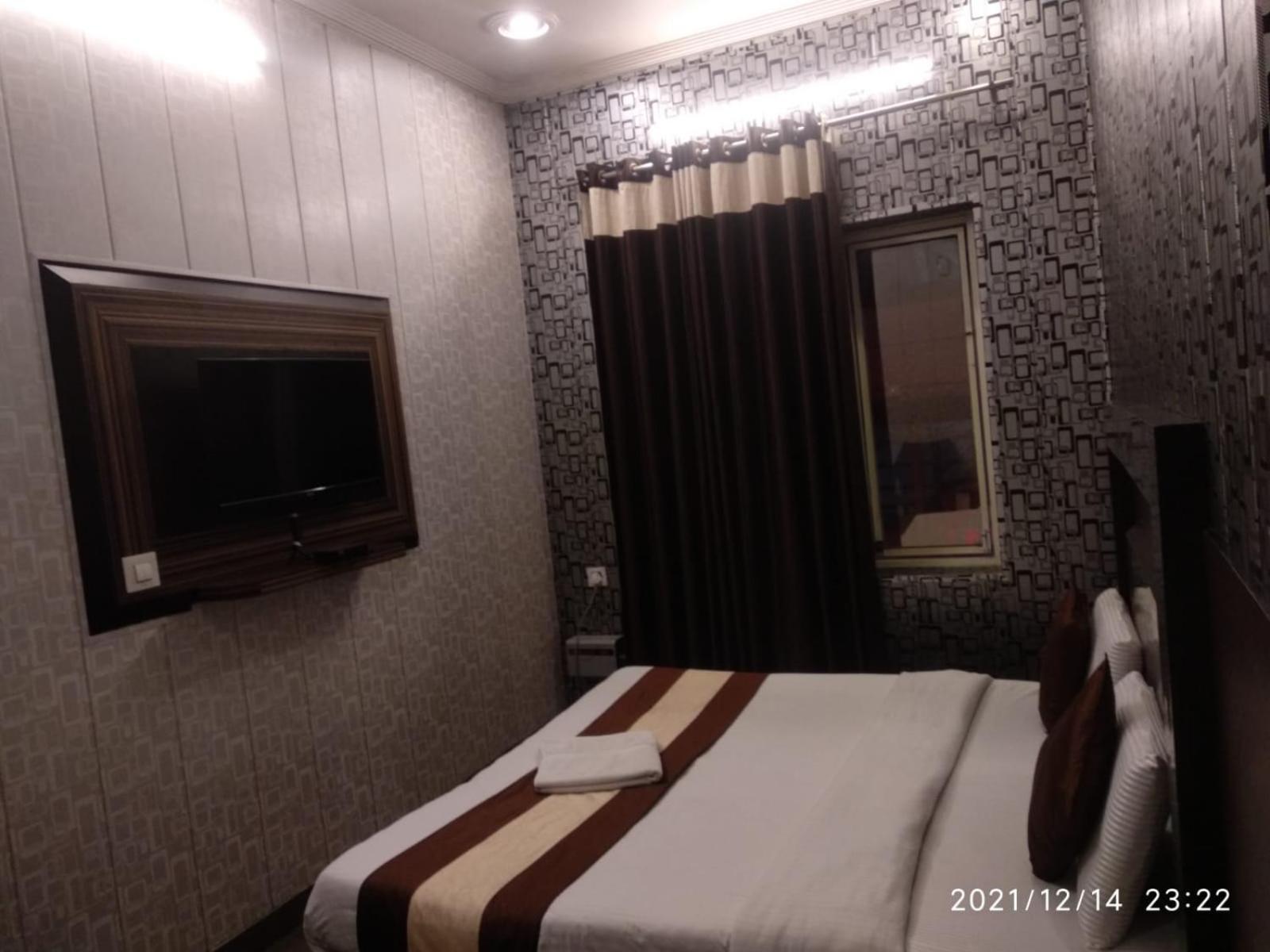 Hotel Pardesi Haridwar Ngoại thất bức ảnh