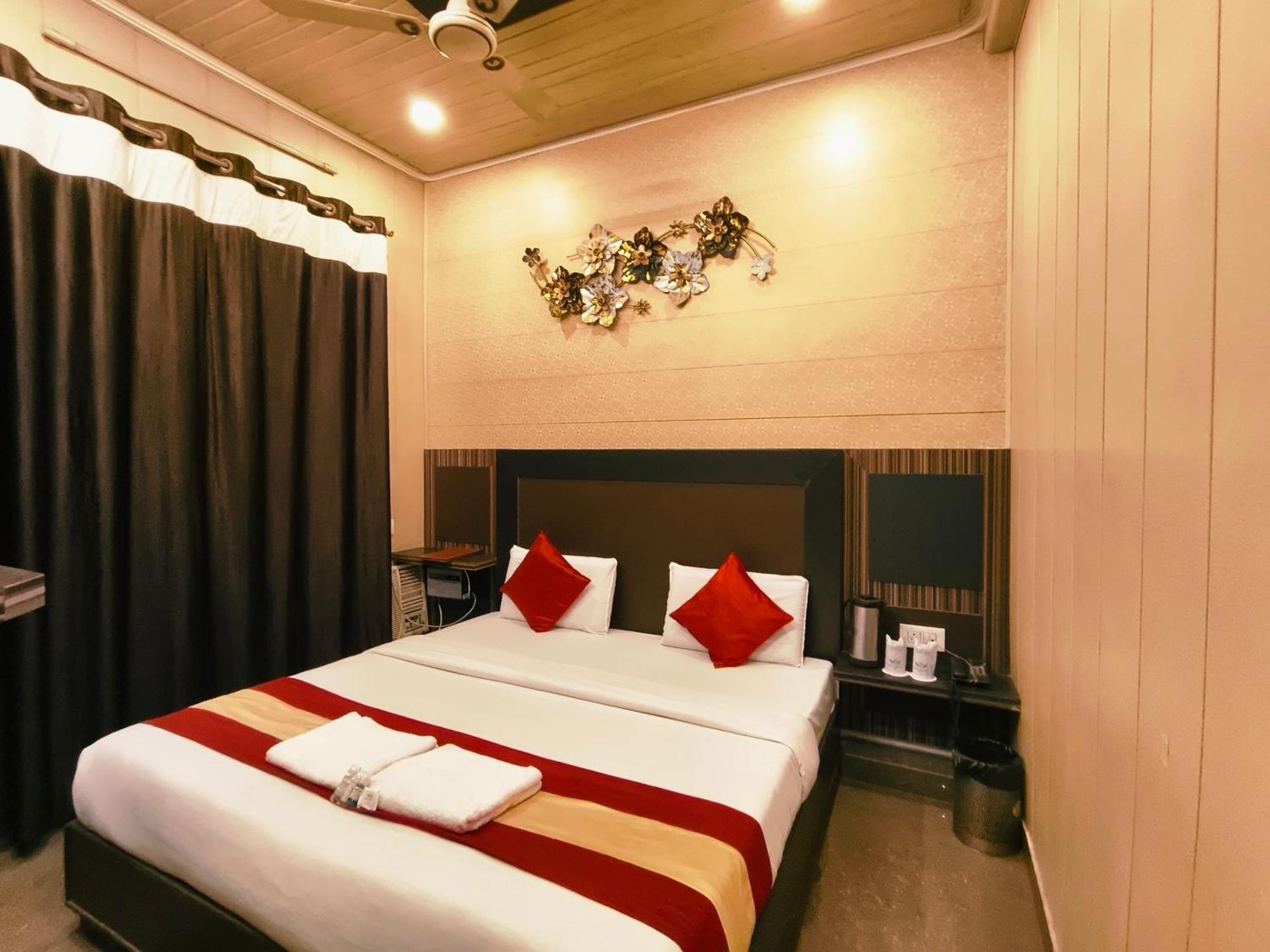Hotel Pardesi Haridwar Ngoại thất bức ảnh